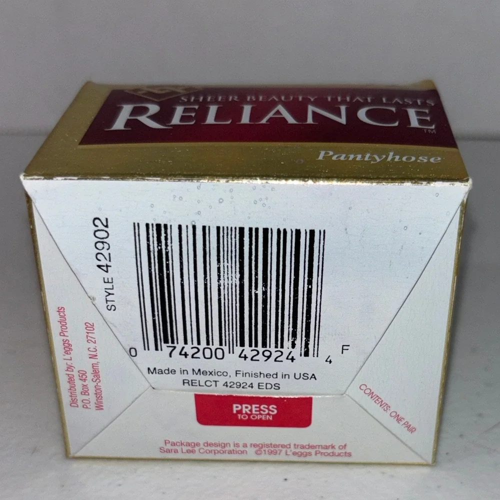 Leggs Reliance Pantyhose Suntan Control Top Size D Vintage 1997 Style 42924 EDS